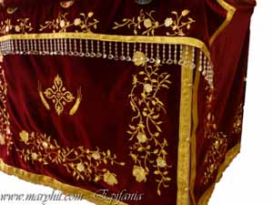 coatings , auriu.cruce church , embroidery , tablecloth, tablecloth altar , Greece , garnet , clothing , roses