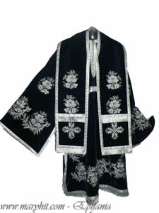 bishop , bishop , bleomaren , embroidery , velvet , bishop , ice flowers . Silver , metropolitan , garment